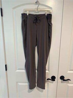 Athleta Gray Trekkie Hiking Pants 10 Tall